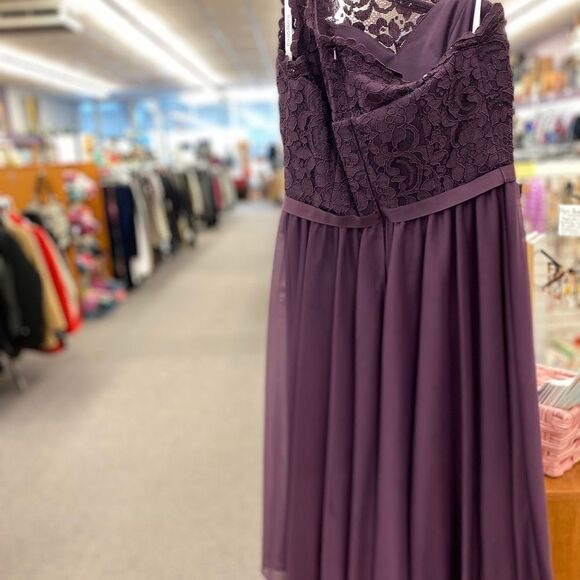 David's Bridal Ladies 0 Dark Purple One Shoulder Gown Short - Picture 4 of 6